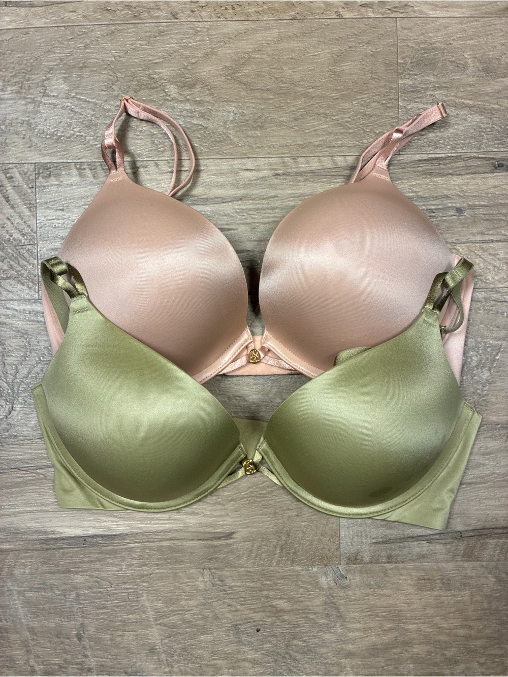 Victoria Secret 2 Satin Bombshell Plunge Bras Push Up Add 2 Cups